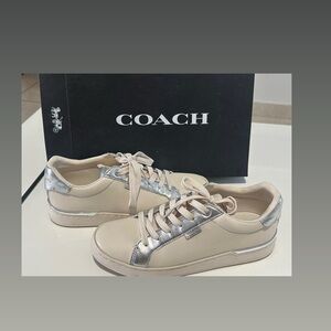 Coach Women's Sneakers in Cream and Silver